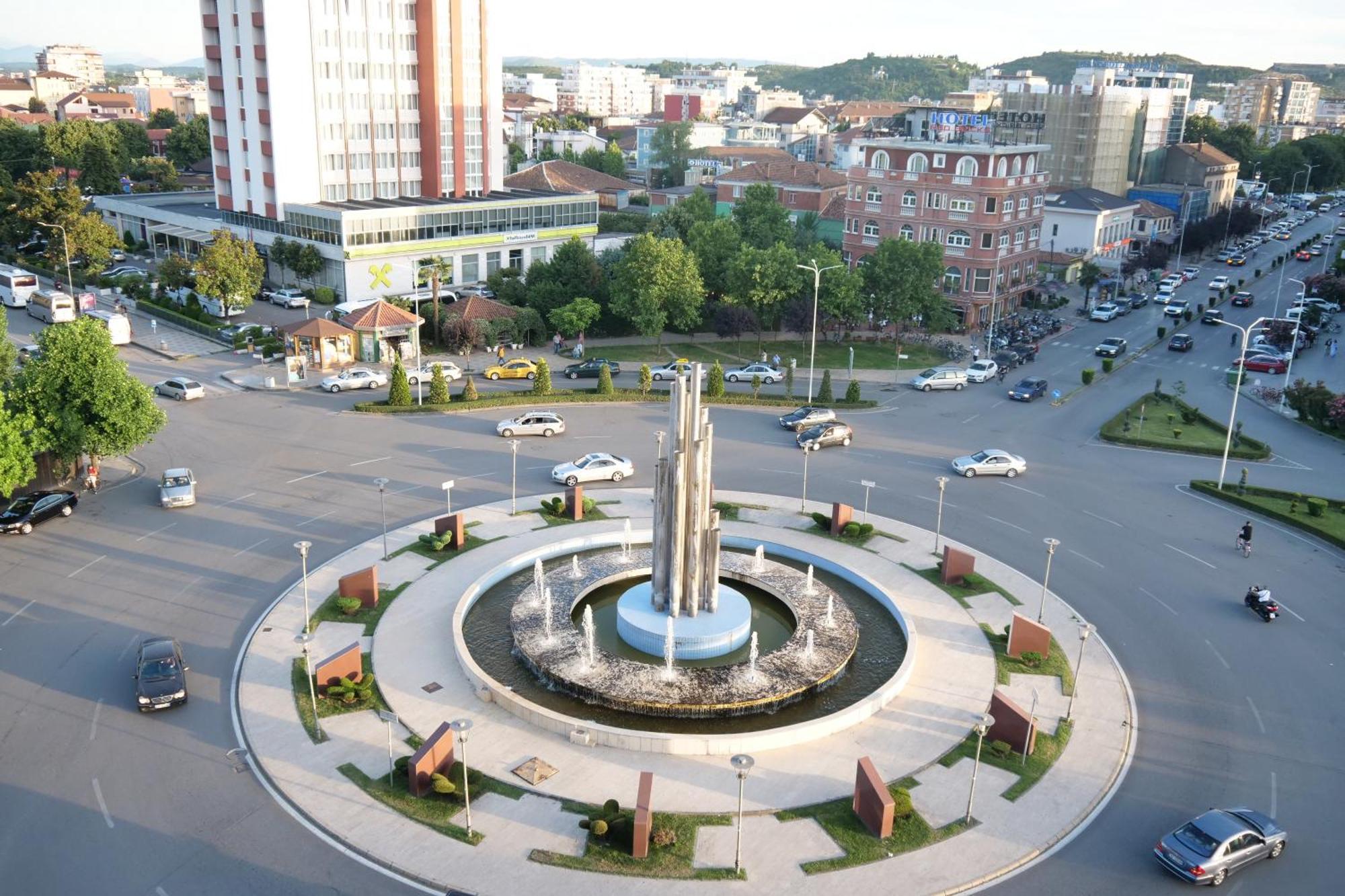 Stay-Five Rooms & Apartments Shkodër Eksteriør bilde