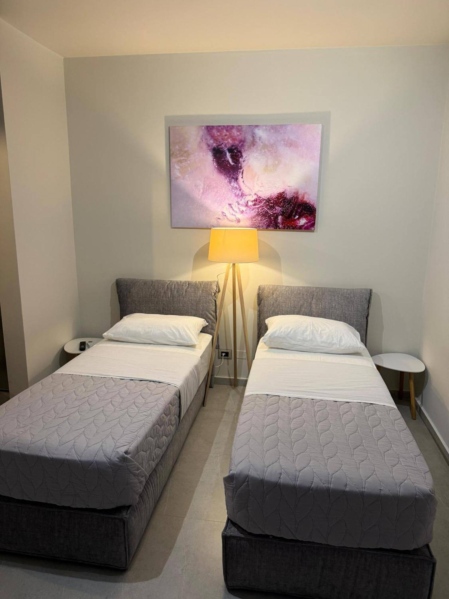Stay-Five Rooms & Apartments Shkodër Eksteriør bilde